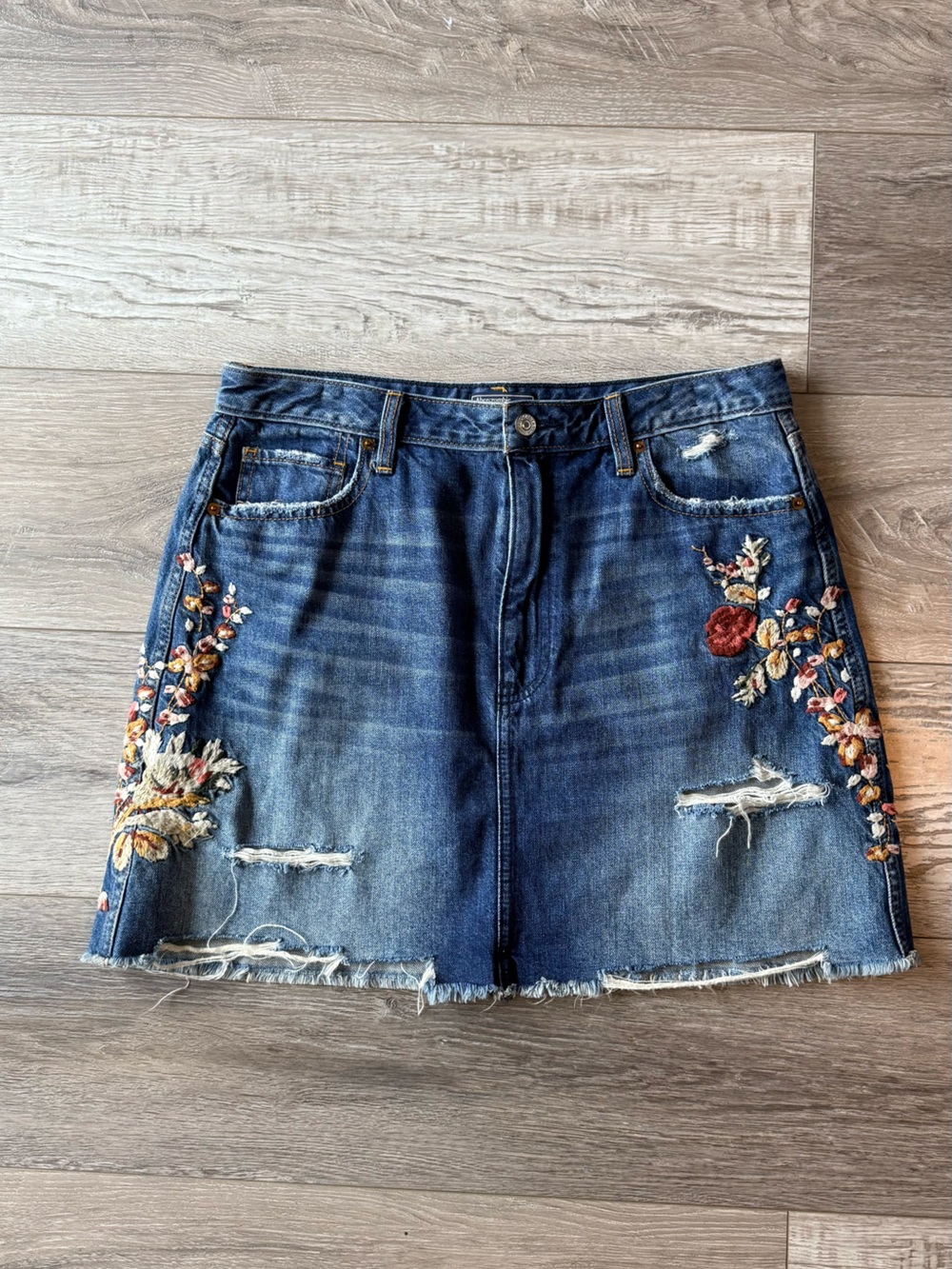 Abercrombie & Fitch Embroidered Denim Mini Skirt Distressed Floral Size 31